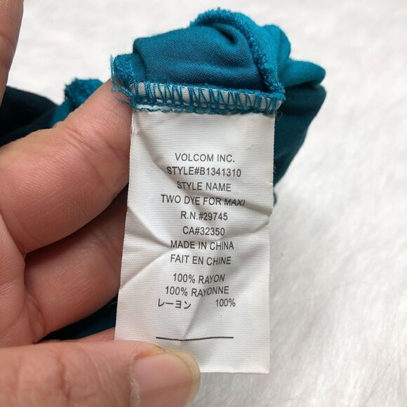 Volcom Women’s Blue Ombré Sleeveless Smocked Maxi Dress Size S - Picture 9 of 10